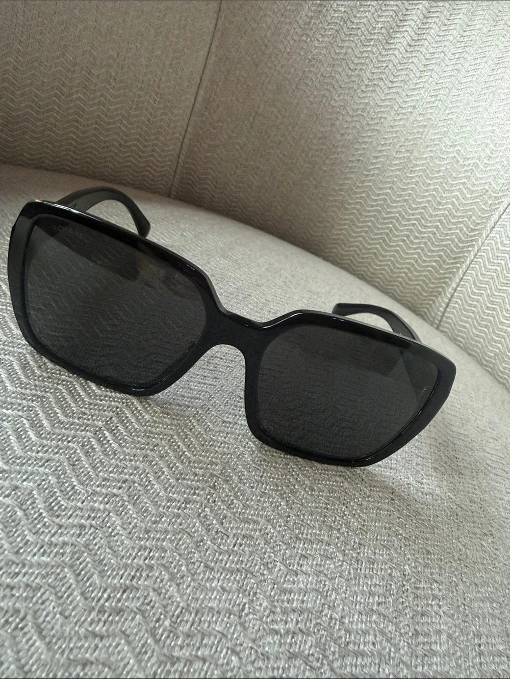 Black Oversized Women's Sunglasses